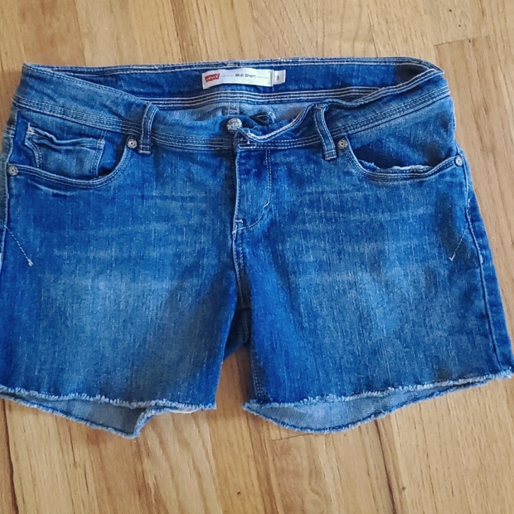 New Levi Midi short